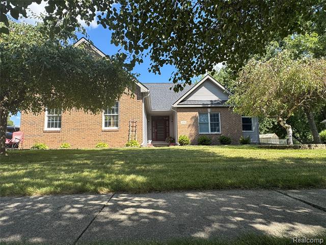 front view picture of 1454 Surrey Lane, Davison, MI. 48423