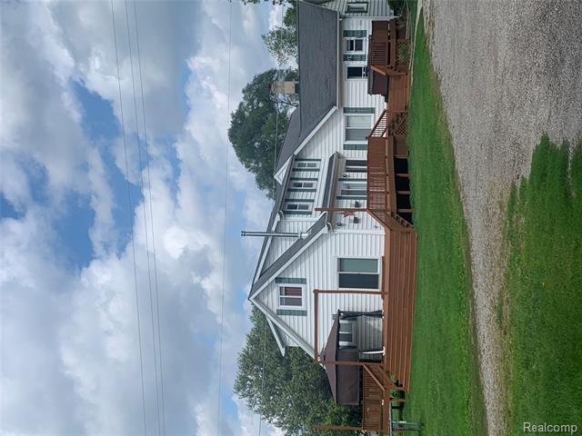 front view picture of 7038 E Coldwater Road, Davison, MI. 48423