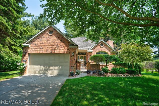 front view picture of 16483 Dawnlight Drive, Fenton, MI. 48430