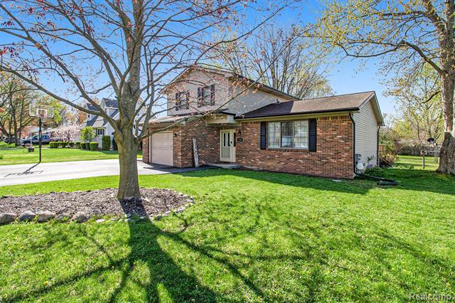 front view picture of 7162 Mount Juliet Drive, Davison, MI. 48423