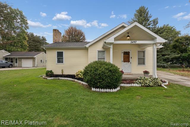 front view picture of 2497 Wayburn Avenue, Mount Morris, MI. 48458