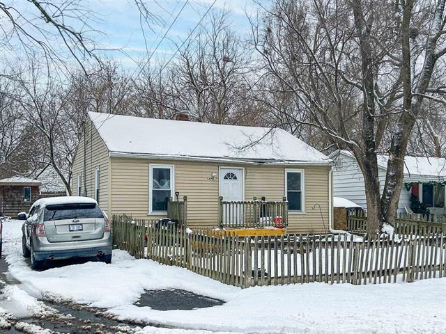 front view picture of 1475 Wells Street, Burton, MI. 48529