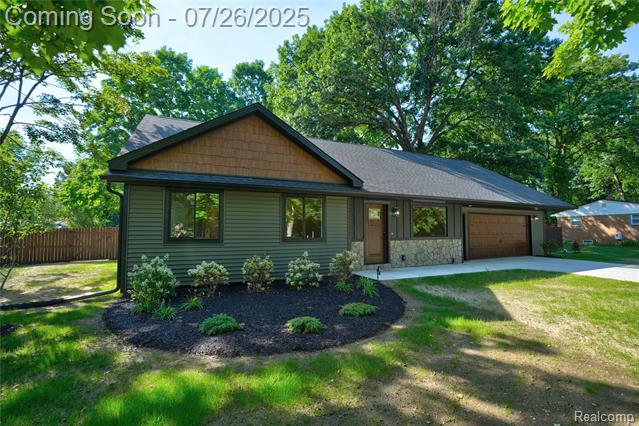 front view picture of 4406 Fairwood Drive, Burton, MI. 48529