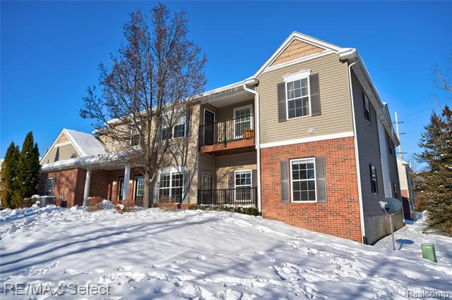 front view picture of 753 Eagle Drive, Fenton, MI. 48430