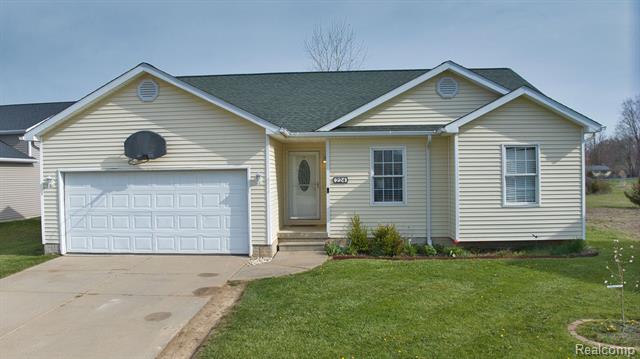 front view picture of 224 Creek Pointe Circle, Durand, MI. 48429