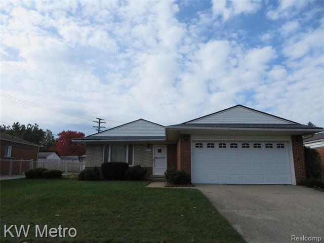 front view picture of 945 Kenilworth Pl, Clawson, MI. 48017