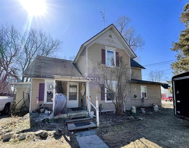 front view picture of 603 Broadway Avenue, Owosso, MI. 48867