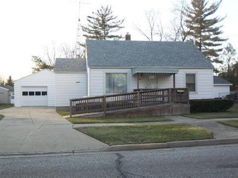front view picture of 816 Walnut Street, Owosso, MI. 48867