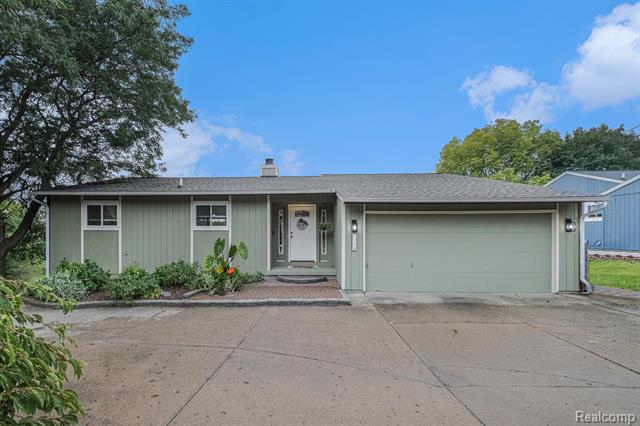 front view picture of 1314 E Main Street, Flushing, MI. 48433