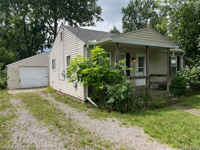front view picture of 1410 Norton Street, Burton, MI. 48529
