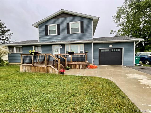 front view picture of 7094 Reid Road, Swartz Creek, MI. 48473