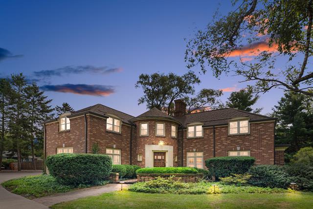 front view picture of 1565 Miami Road, Benton Harbor, MI. 49022