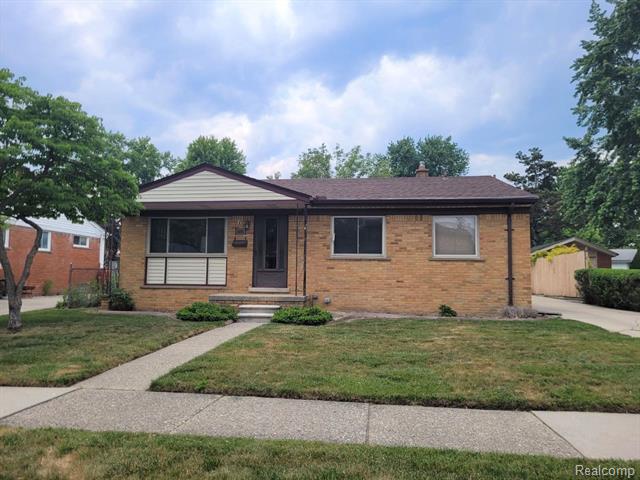 front view picture of 1050 W Stephen Ave, Clawson, MI. 48017