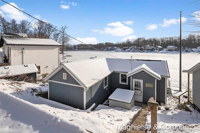 front view picture of 2655 W Selkirk Lake Drive, Shelbyville, MI. 49344