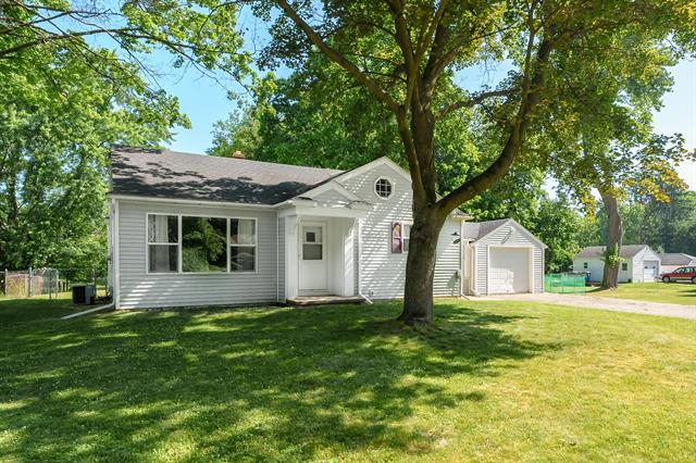 front view picture of 2806 Alamo Avenue, Kalamazoo, MI. 49006