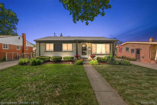 front view picture of 1197 Shenandoah Dr, Clawson, MI. 48017