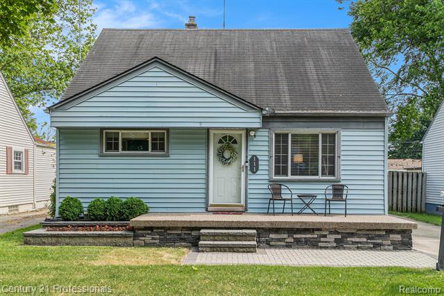 front view picture of 111 Leroy Ave, Clawson, MI. 48017