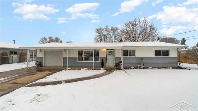 front view picture of 2670 Valley, Saginaw, MI. 48603