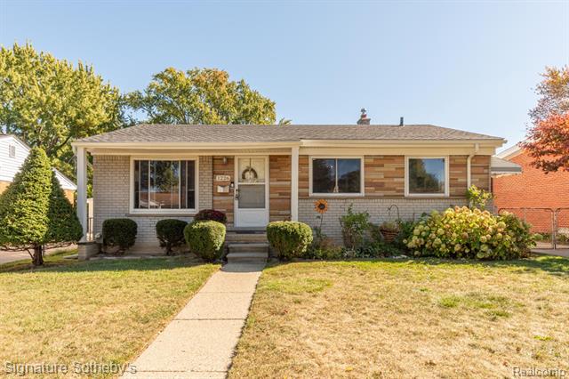 front view picture of 1226 Shenandoah Dr, Clawson, MI. 48017