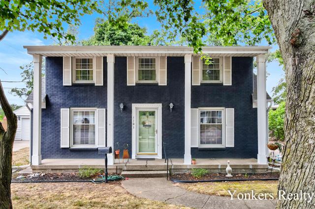 front view picture of 1101 Locksley Sw  Drive, Wyoming, MI. 49509