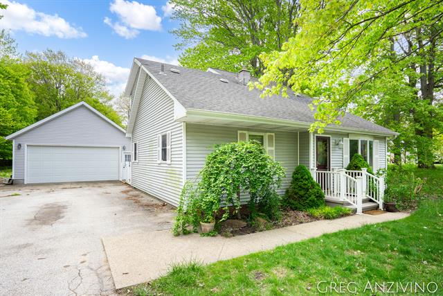 front view picture of 5906 Henry Street, Muskegon, MI. 49441