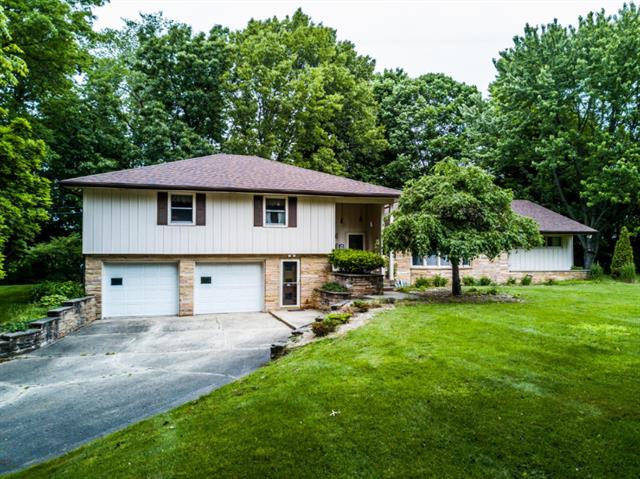 front view picture of 174 Thomas Street, Allegan, MI. 49010
