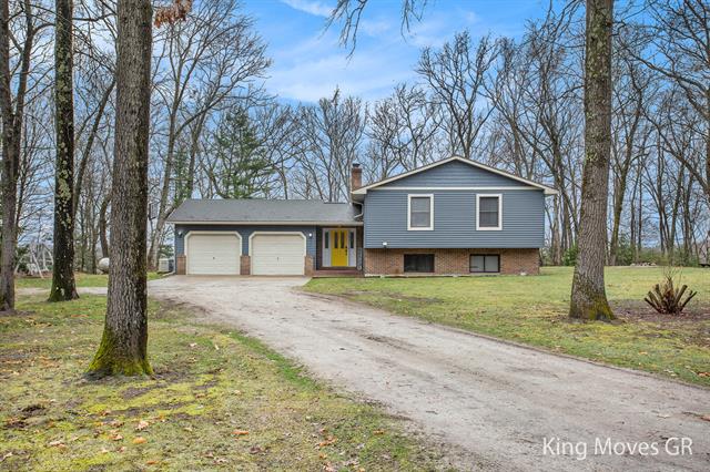 front view picture of 3001 82Nd Street, Newaygo, MI. 49337