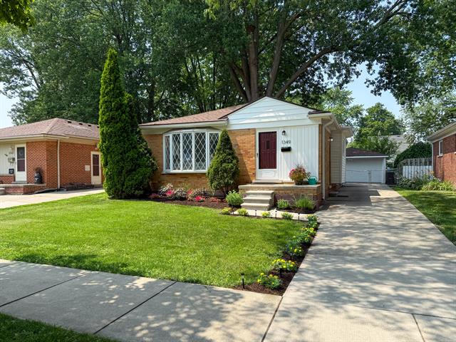 front view picture of 1349 N Custer Ave, Clawson, MI. 48017