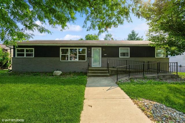 front view picture of 221 S Whittaker Street, New Buffalo, MI. 49117