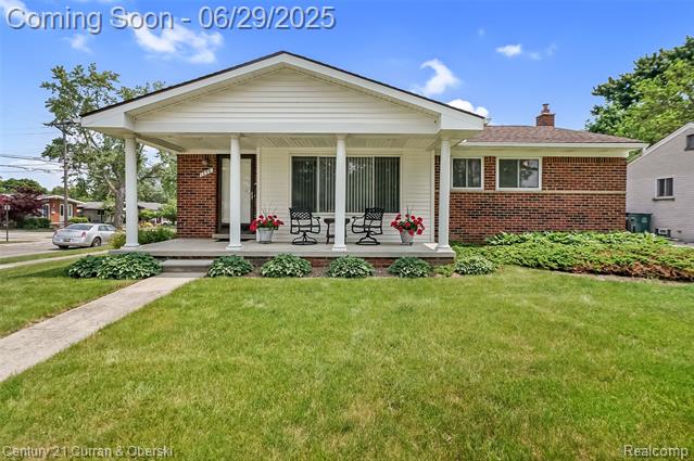 front view picture of 1356 N Selfridge Blvd, Clawson, MI. 48017
