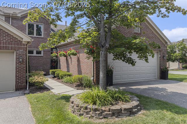 front view picture of 113 Ponds View Drive, Ann Arbor, MI. 48103
