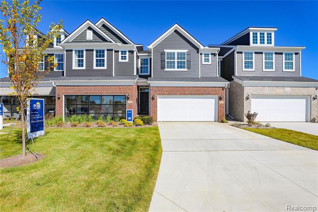 front view picture of 4765 Glenora Drive, Lake Orion, MI. 48359