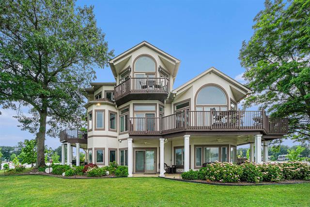 front view picture of 265 Lakeshore Drive, Battle Creek, MI. 49015