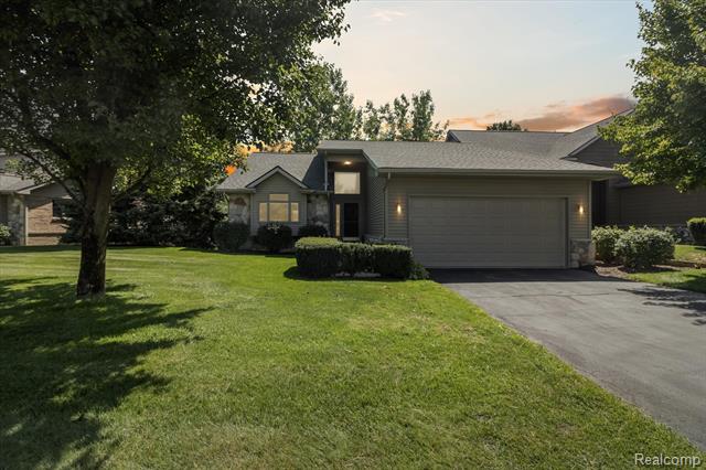 front view picture of 935 Mildred J Court, Brighton, MI. 48116