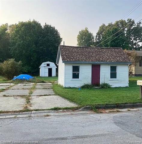 front view picture of 384 Eagle Pass, Lapeer, MI. 48446