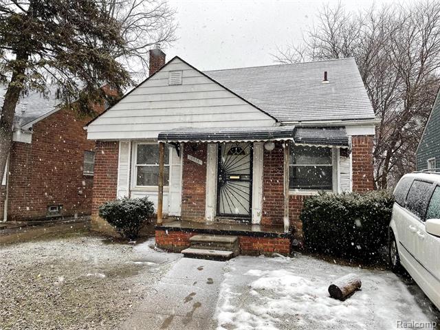 front view picture of 13586 Rosemont Avenue, Detroit, MI. 48223