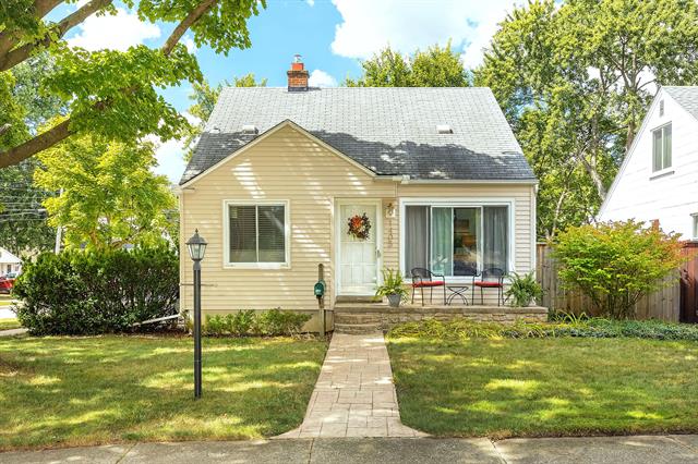front view picture of 1405 Oakley Rd, Clawson, MI. 48017