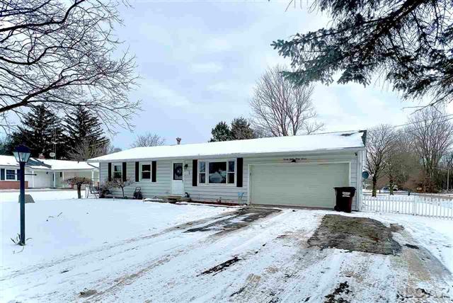 front view picture of 2837 Elmwood, Adrian, MI. 49221