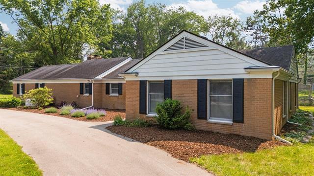 front view picture of 3673 Pheasant Drive, Ann Arbor, MI. 48103