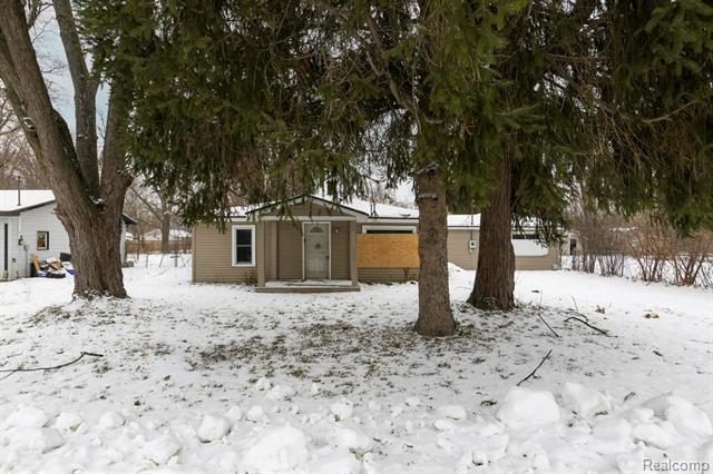 front view picture of 4425 Randolph, Saginaw, MI. 48601