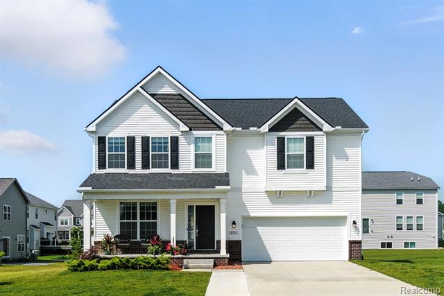 front view picture of 2727 Wheatfield Way, Saline, MI. 48176
