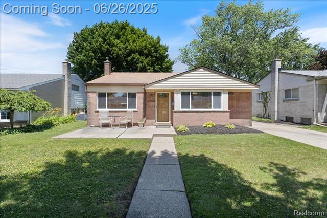 front view picture of 1070 Dreon Dr, Clawson, MI. 48017