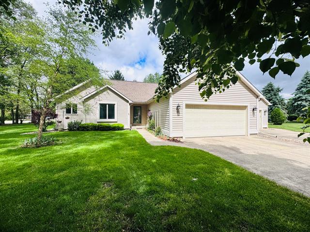front view picture of 11 Oakdale Lane, Coldwater, MI. 49036