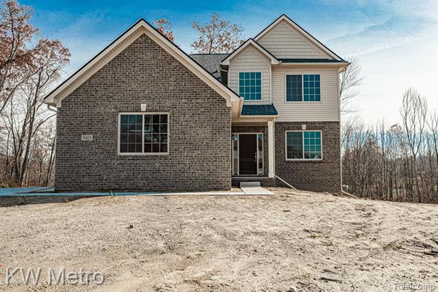 front view picture of 715 Marlayna Drive, Oxford, MI. 48371