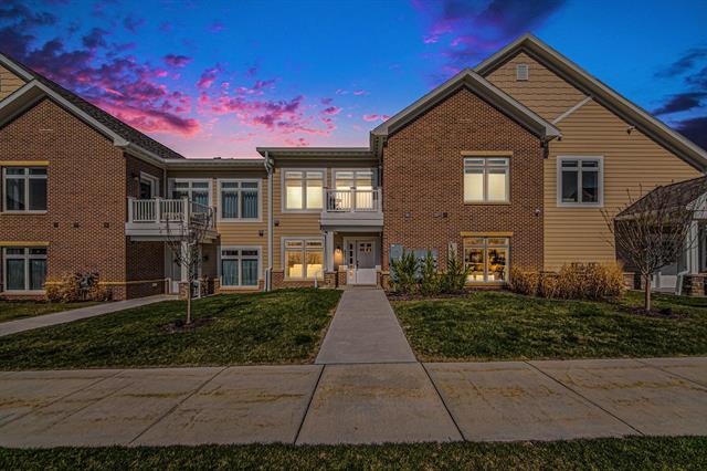 front view picture of 621 Woodland Lane, Dexter, MI. 48130