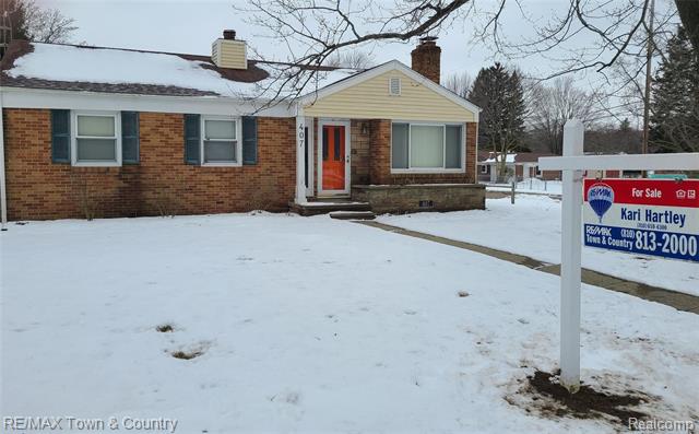 front view picture of 407 N Mckinley Road, Flushing, MI. 48433