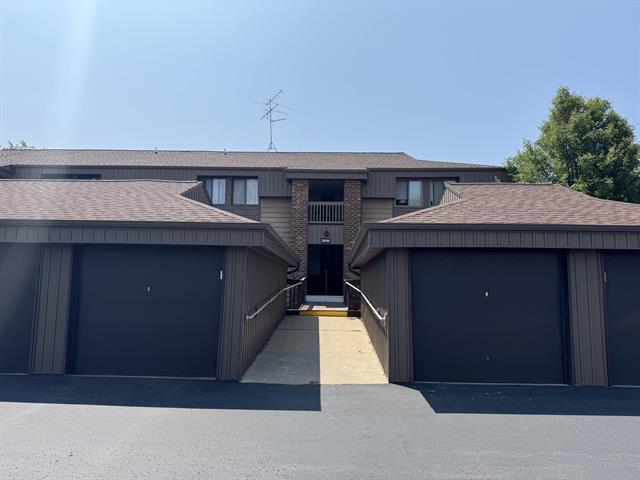 front view picture of 2919 Byron Centersw  Avenue, Wyoming, MI. 49519