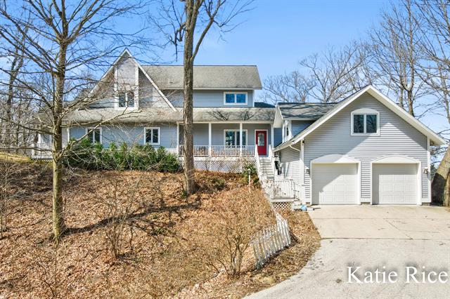 front view picture of 5575 Beechmont Road, Whitehall, MI. 49461