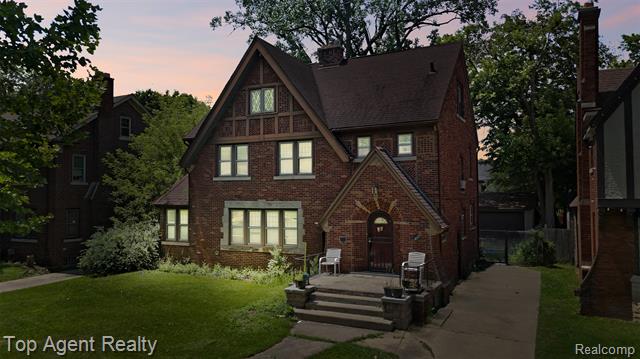 front view picture of 14529 Grandmont Avenue, Detroit, MI. 48227
