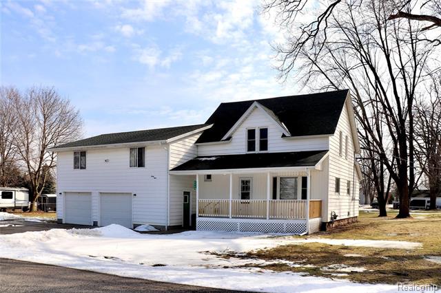 front view picture of 9464 Beech Street, New Lothrop, MI. 48460